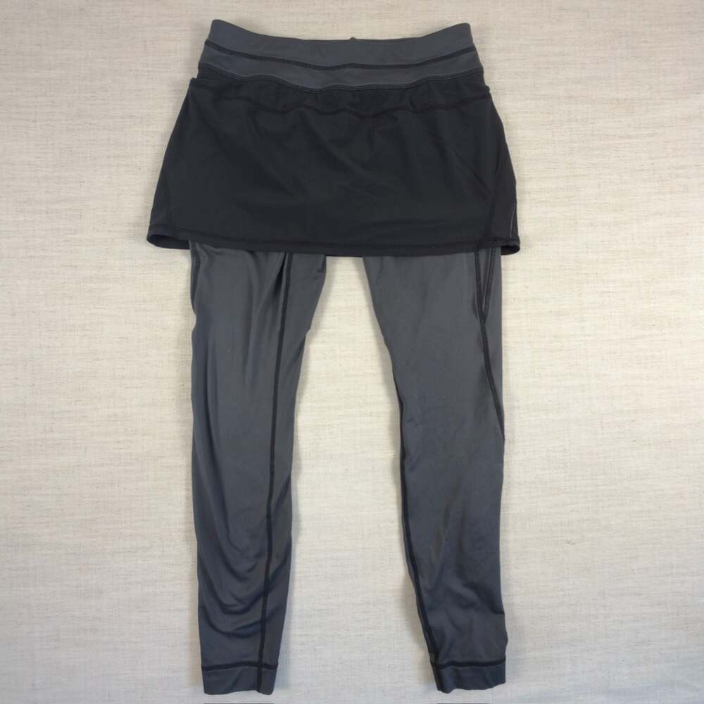 Athleta 2-In-1 Skirt Leggings In Black and Gray Size Small
